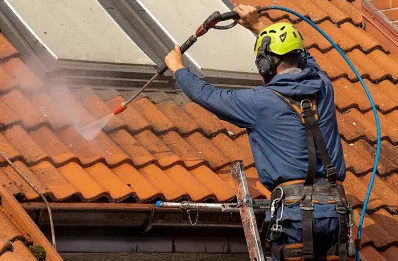 Démoussage et hydrofuge de toiture à Gatuzières