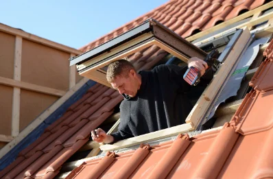 Pose de fenêtres de toit Velux à Gatuzières